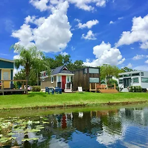 Lakefront Tiny Ferienhaus